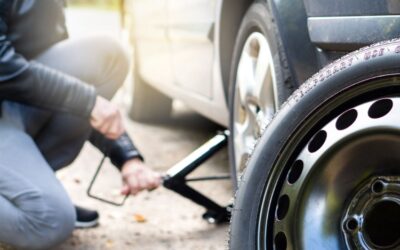 Quais ferramentas precisamos ter para fazer uma troca de pneus de emergência, e como trocar os pneus do seu carro.