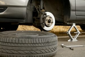 Vai revisar os pneus de seu carro? saiba outras coisas que podem ser importantes revisar também para melhorar sua segurança